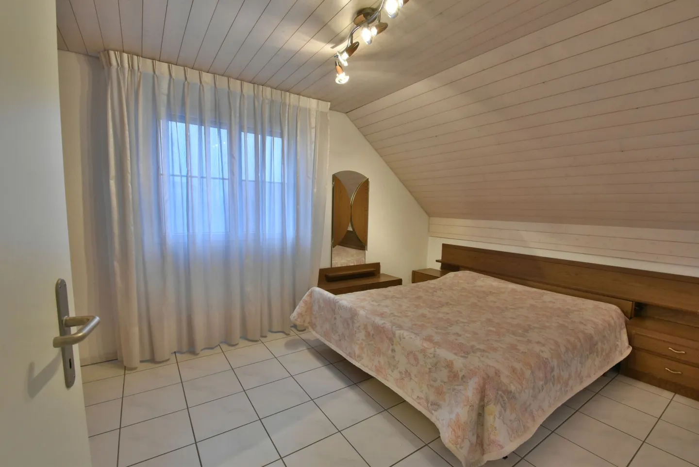 Ampio appartamento duplex di 4,5 locali in posizione centrale! - Foto 7 di 12