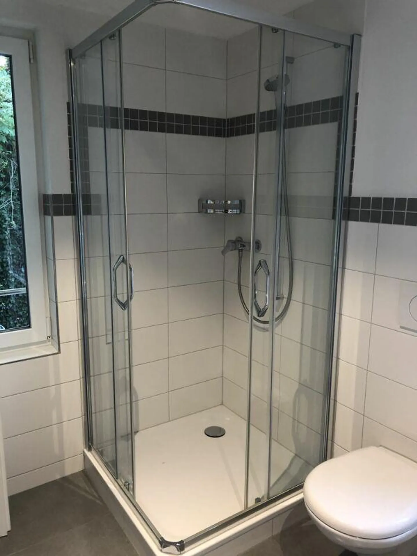 Great 2.5 Room Apartment with Private Patio - Photo 11 of 14