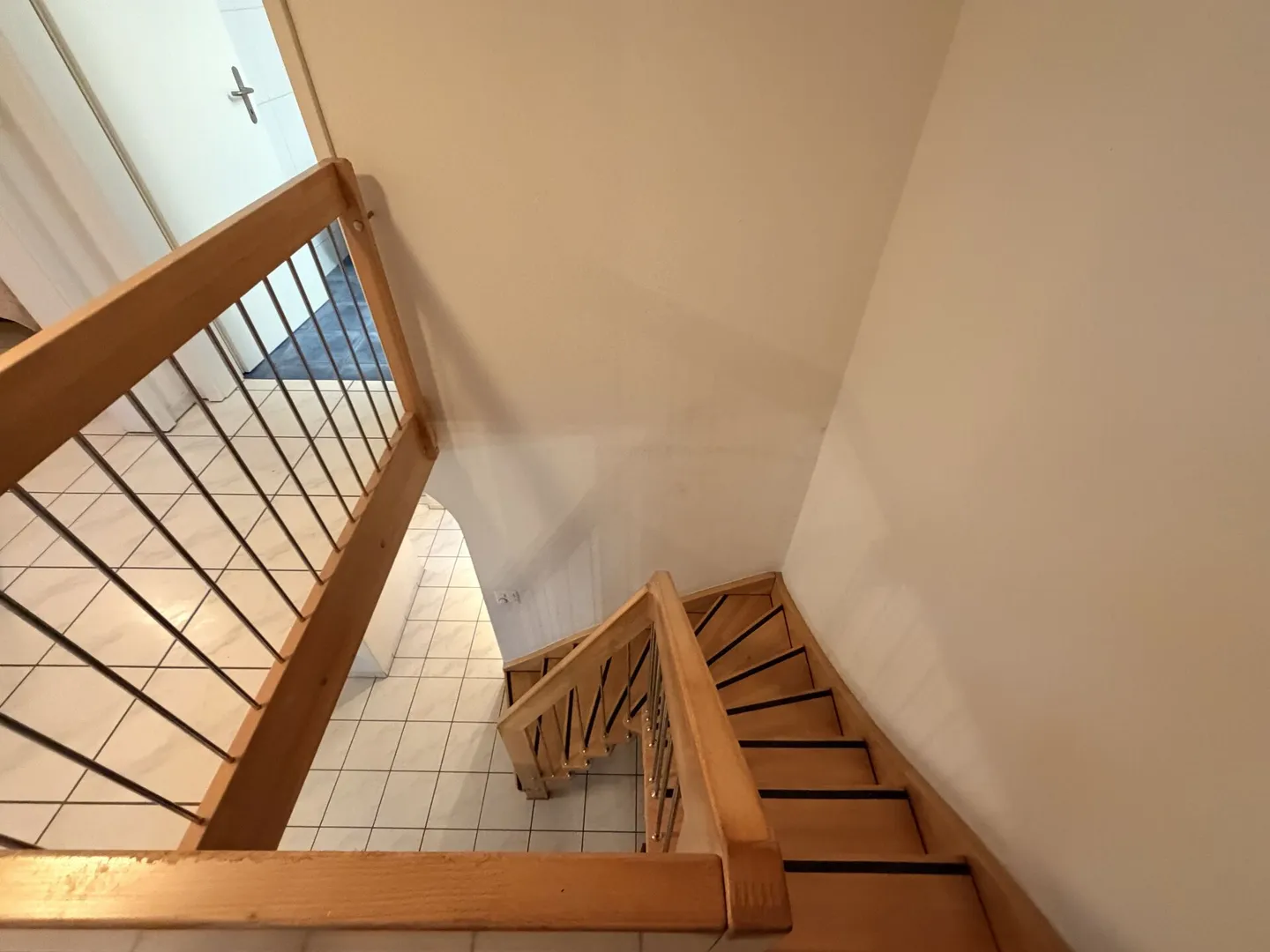 Ampio appartamento duplex di 4,5 locali in posizione centrale! - Foto 10 di 12