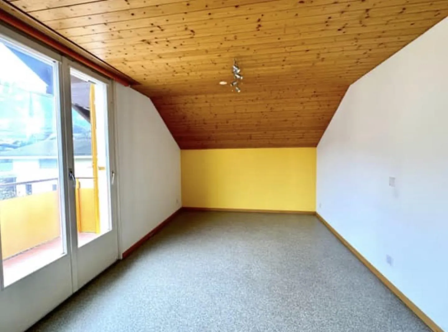 FAMILIARE, MOLTO TRANQUILLO E SPAZIOSO - Foto 10 di 14