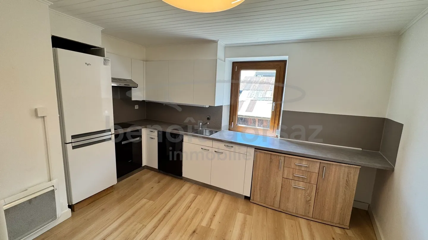 Charming Duplex Apartment - Photo 2 of 6