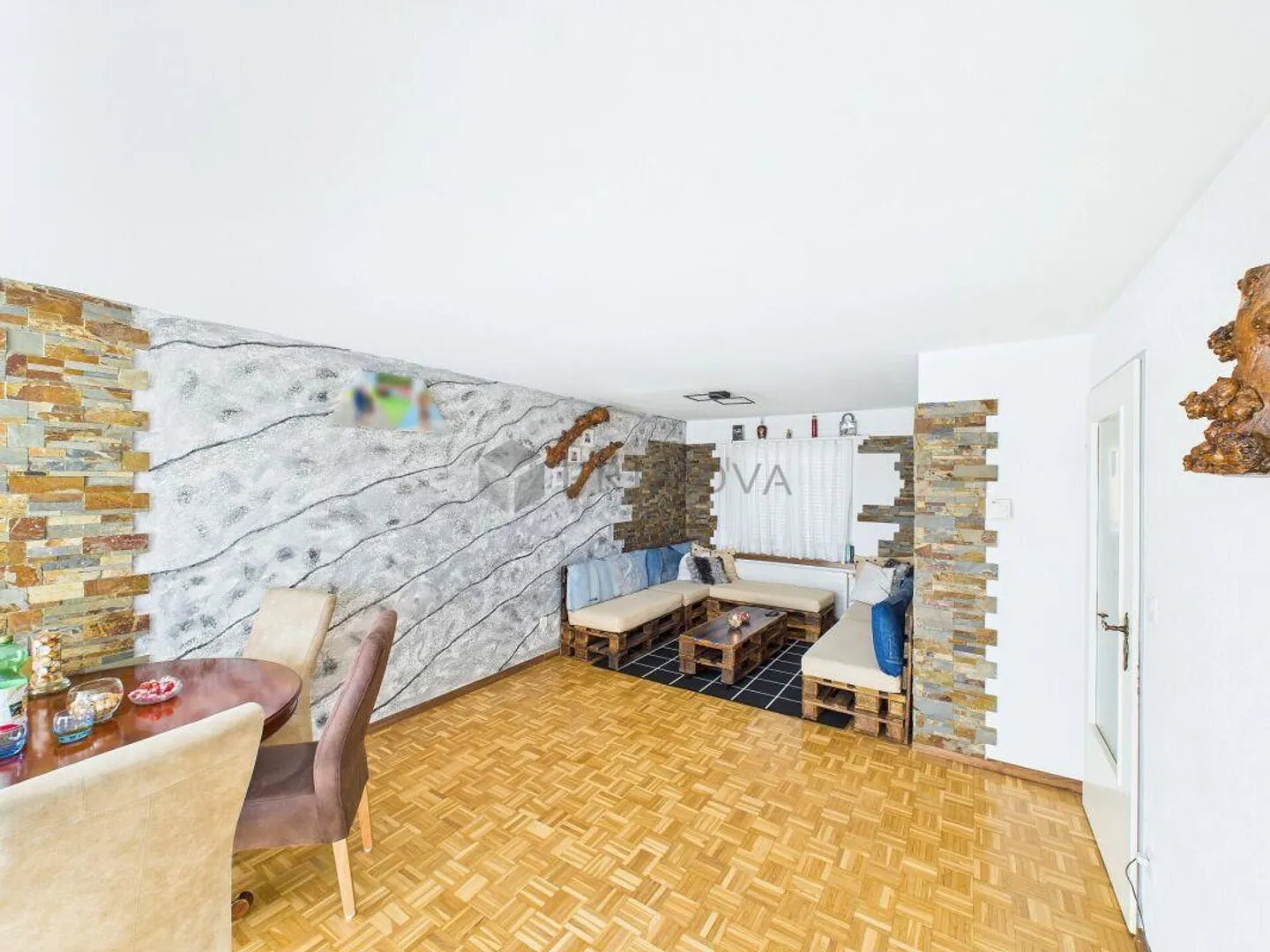Paradiso familiare soleggiato sulla pendenza soleggiata - Foto 2 di 15