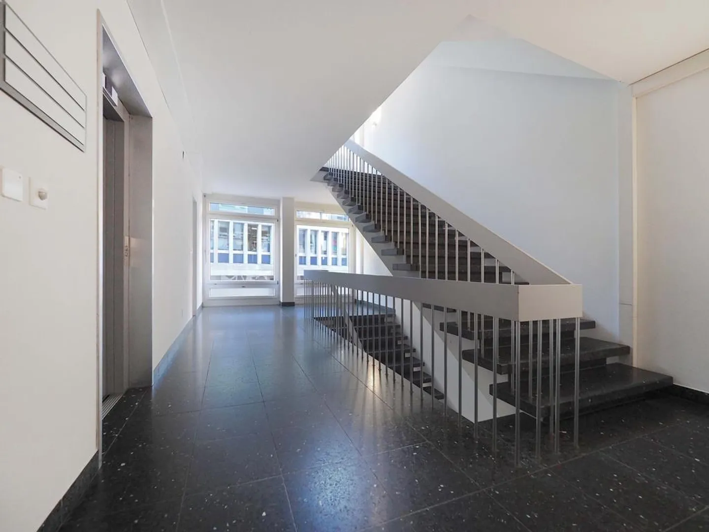 Office space 38 m2 for rent from 1.11.2025 or by arrangement - Photo 3 of 4