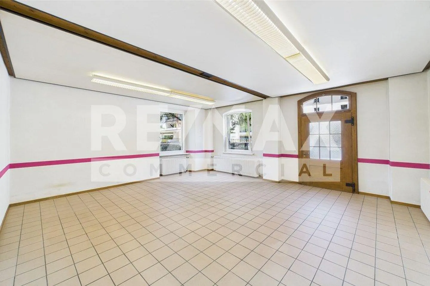 Eleganza in posizione centrale - Villa storica con uffici - Foto 7 di 13