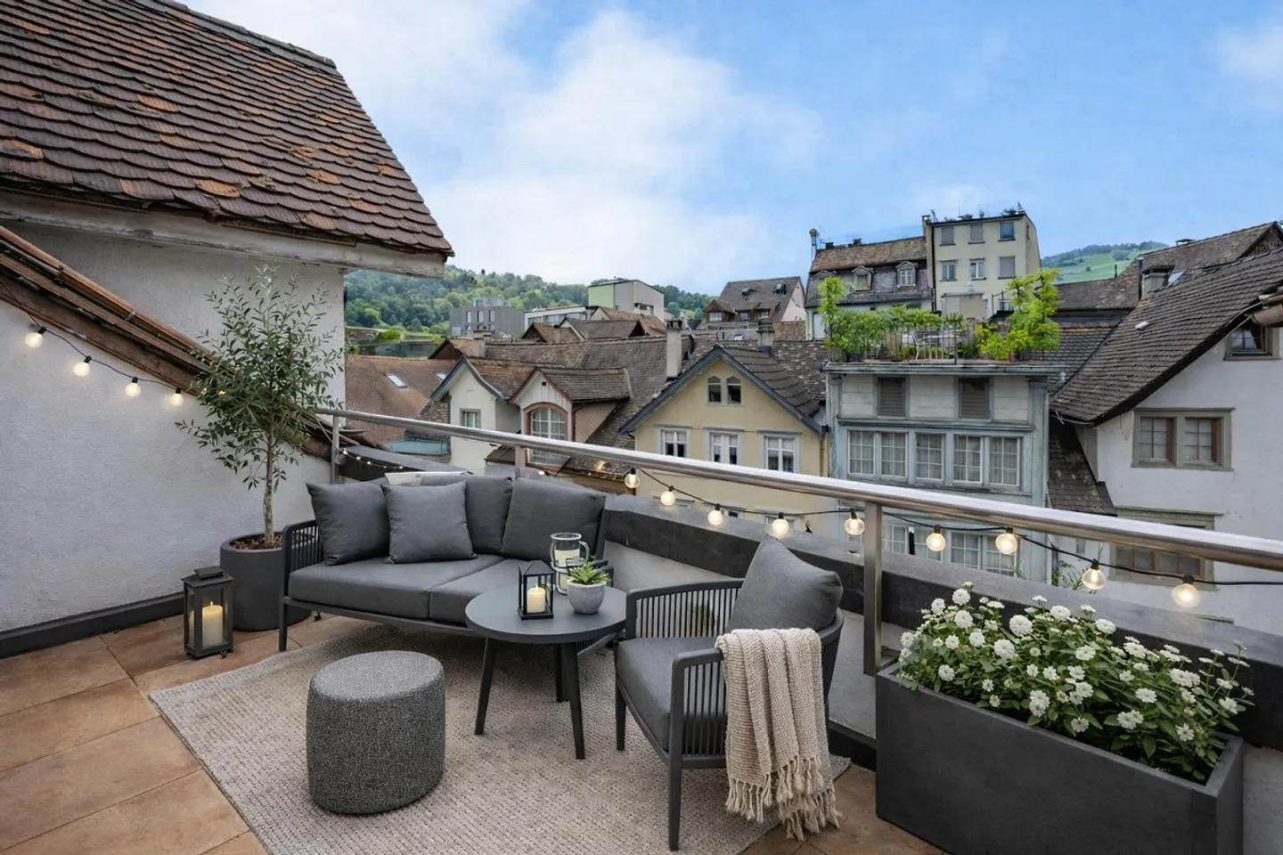 Maison mitoyenne rénovée de 4,5 pièces dans la ville - Photo 13 sur 18