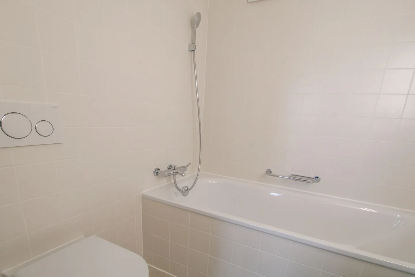 Extraordinary penthouse with 91 m² terrace in the heart of Pully and adjoining studio! - Photo 10 of 10