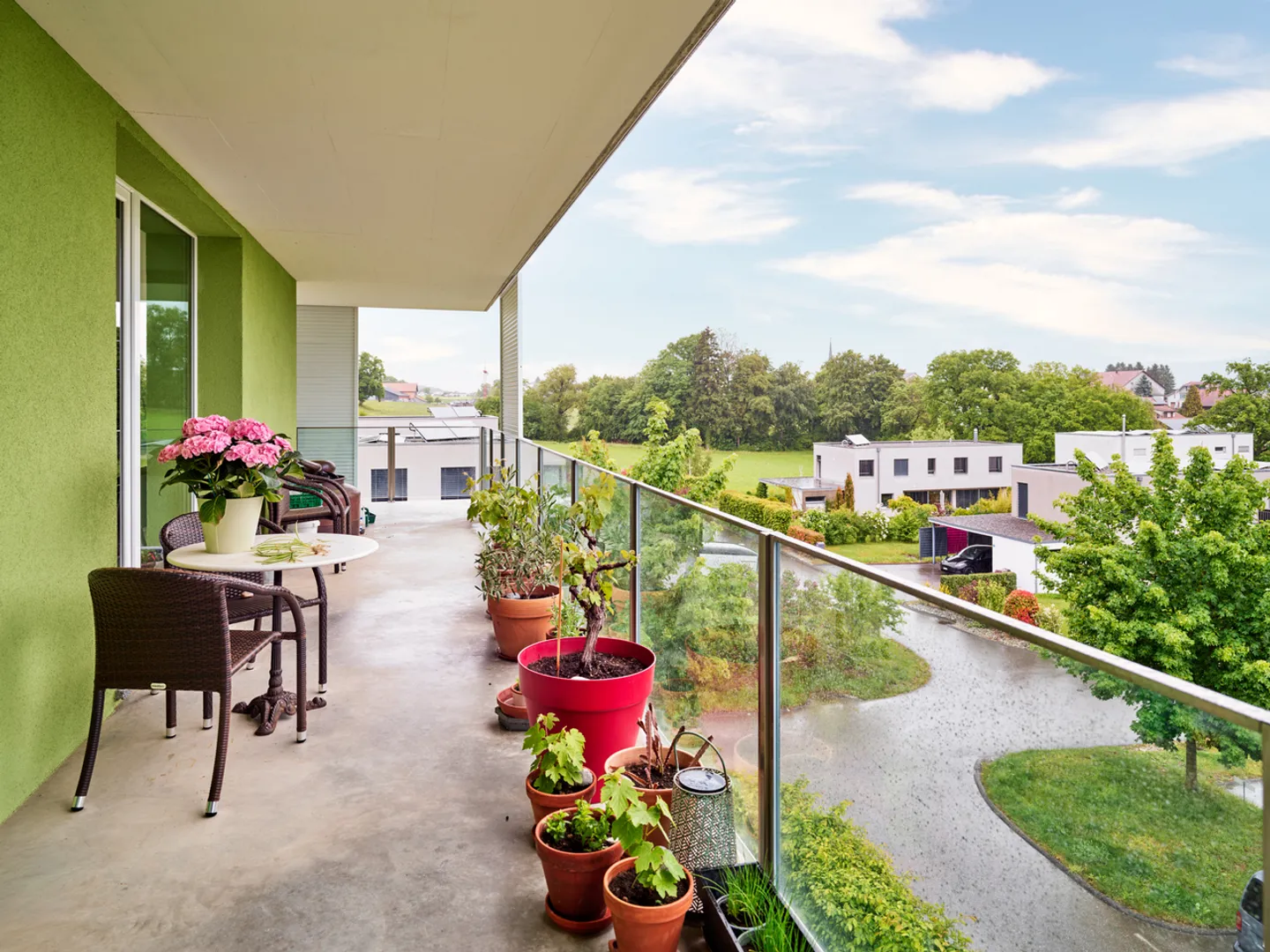 Bellissimo appartamento di 4,5 stanze con molta luce, grande balcone, ambiente tranquillo - Foto 1 di 11
