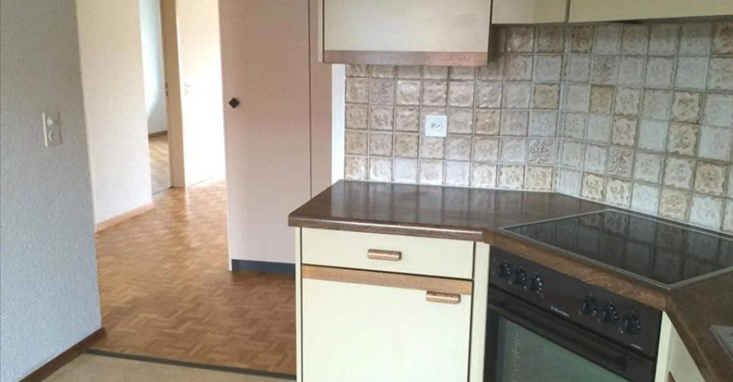 3.5 Room Apartment in Burgdorf - Photo 2 of 10