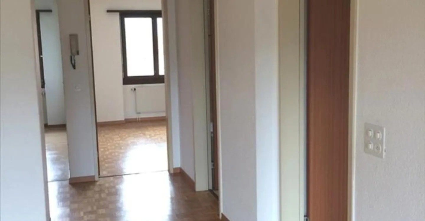 3.5 Room Apartment in Burgdorf - Photo 3 of 10