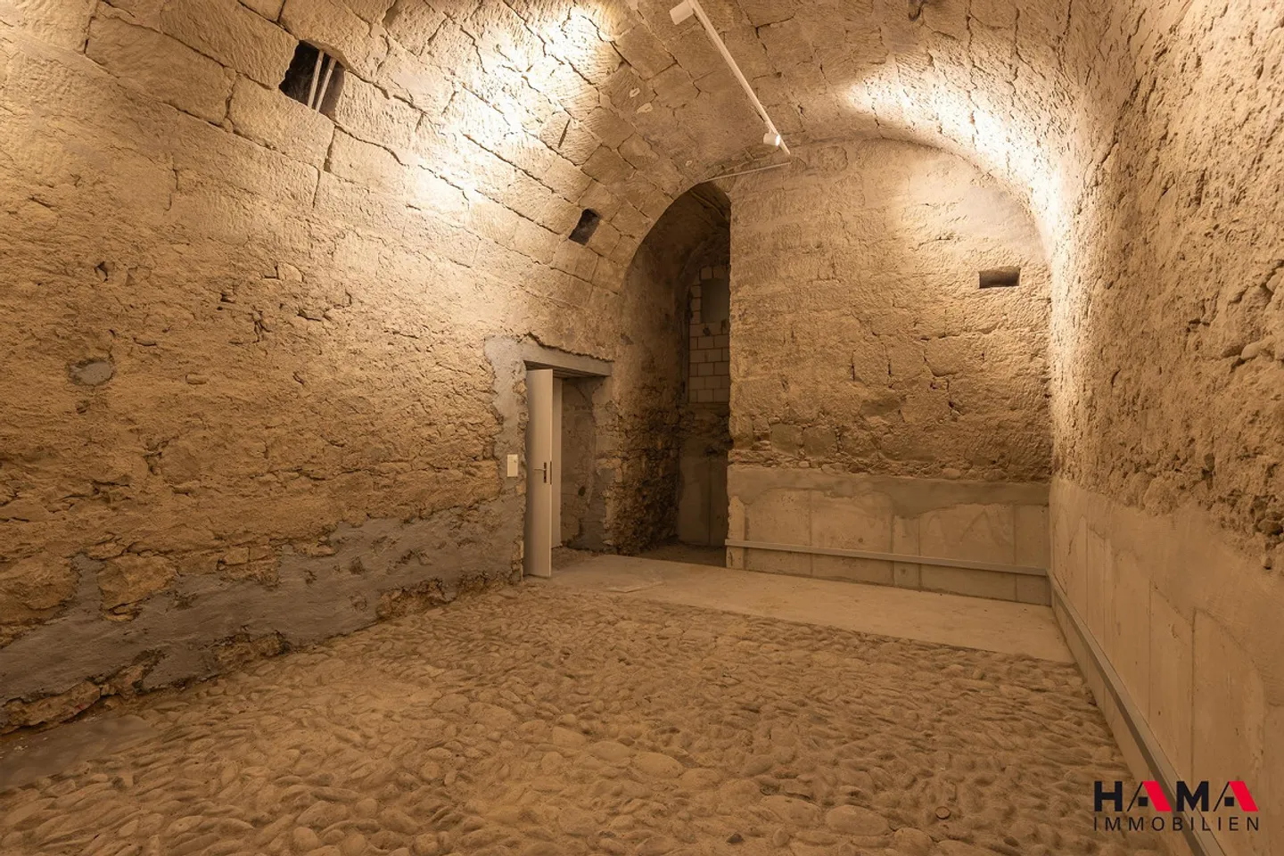 Historic Vaulted Cellar / Storage Room from 1680 for Rent - Photo 5 of 11