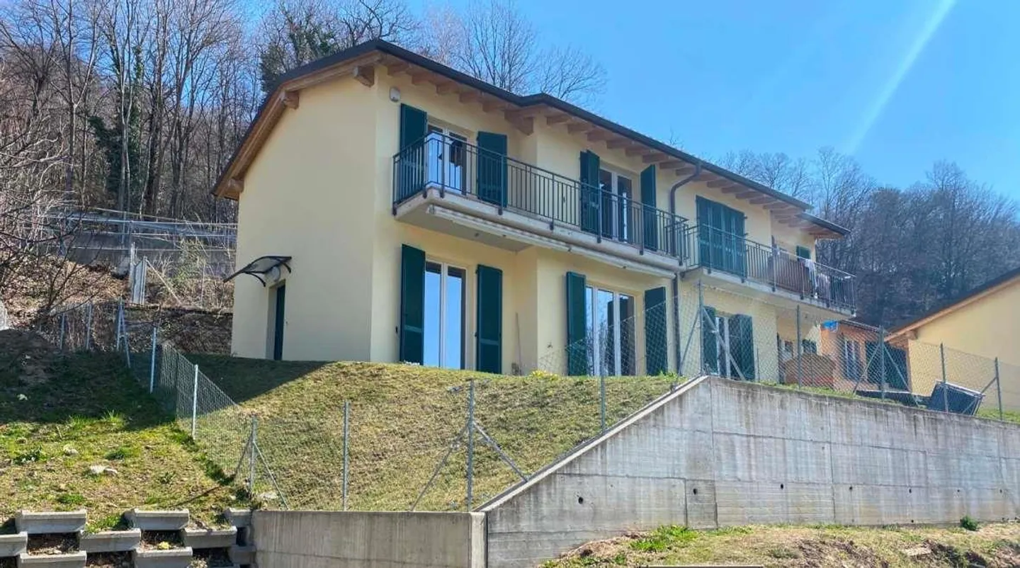 Parte di una casa bifamiliare in vendita, 4,5 stanze - Foto 1 di 11