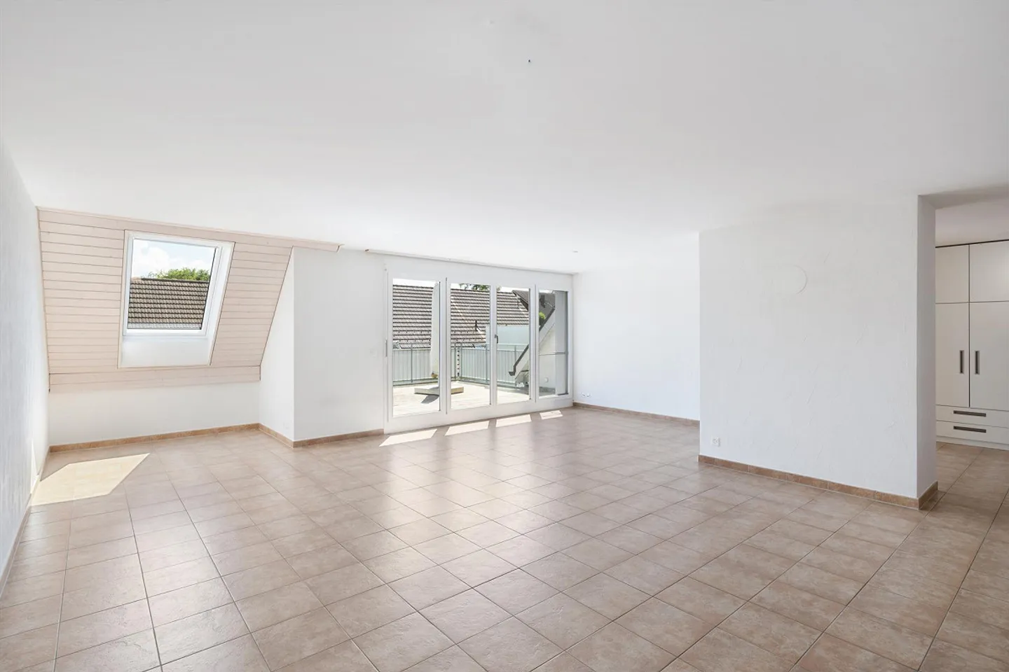 Living like in a single-family home: with roof terrace and plenty of privacy - Photo 2 of 13