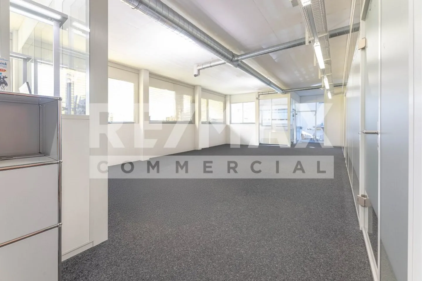 Helle und gut ausgebaute Büroeinheit im Ebipark, Breitloostrasse 10 in Oberglatt zu vermieten - Foto 1 von 8