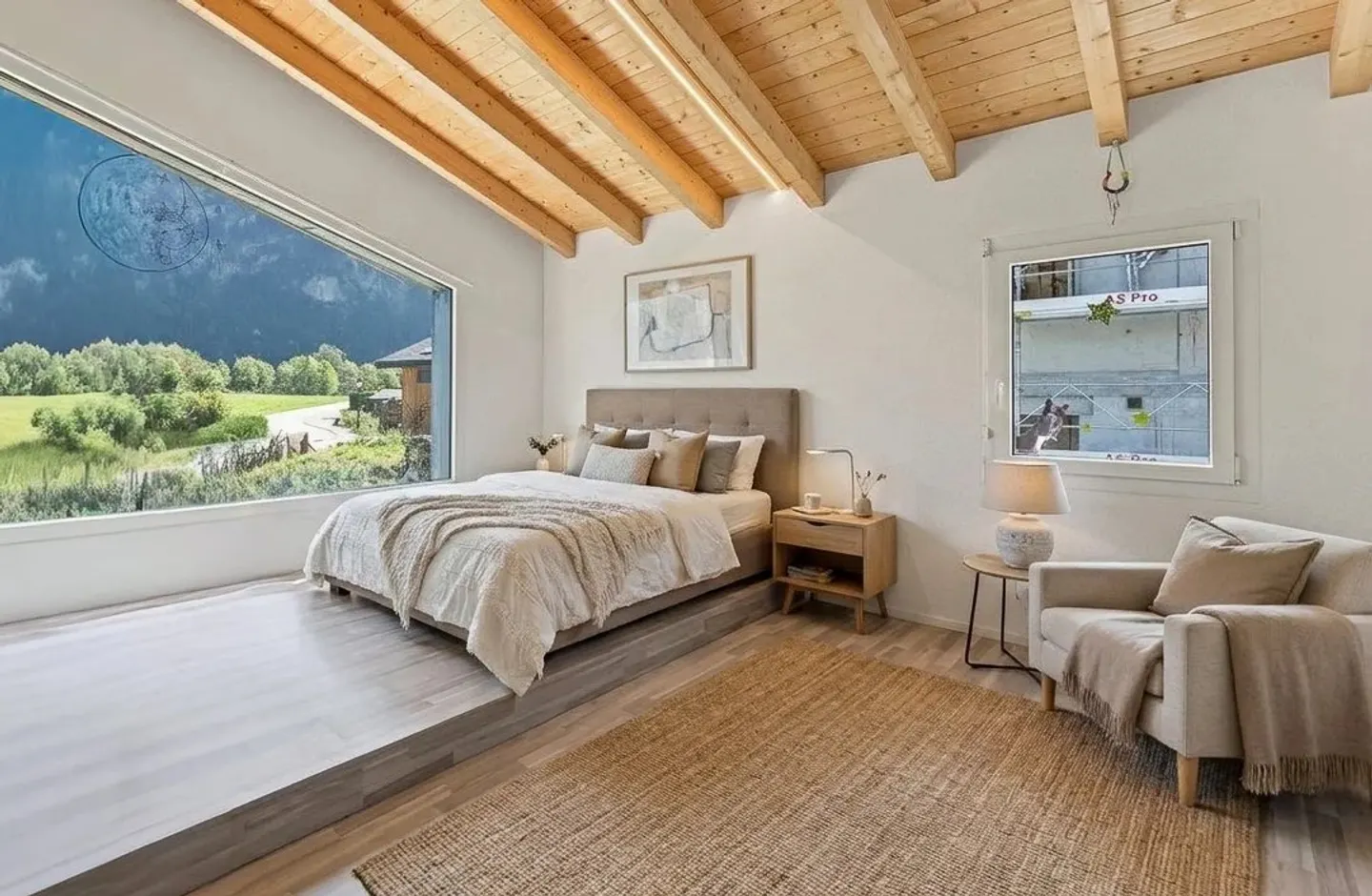 Stunning Detached Villa in Quiet Area - Photo 6 of 9