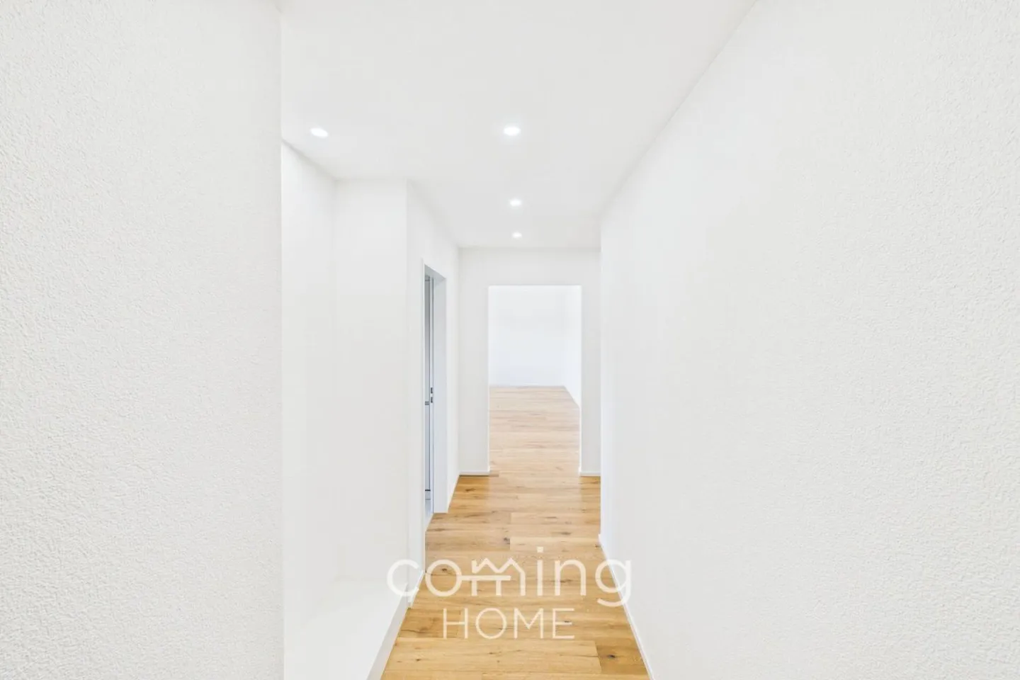 Appartement penthouse rénové de 4 pièces à Wöschnau avec grande terrasse et vues panoramiques - Photo 9 sur 13