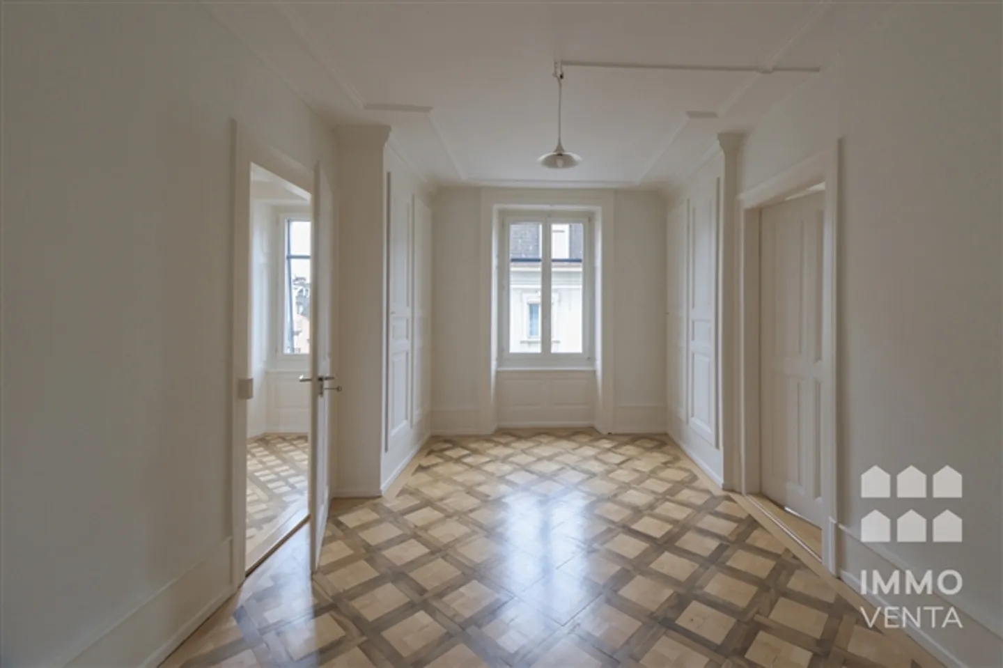 Appartement 4.5 pièces au cœur de la ville - Photo 2 sur 16