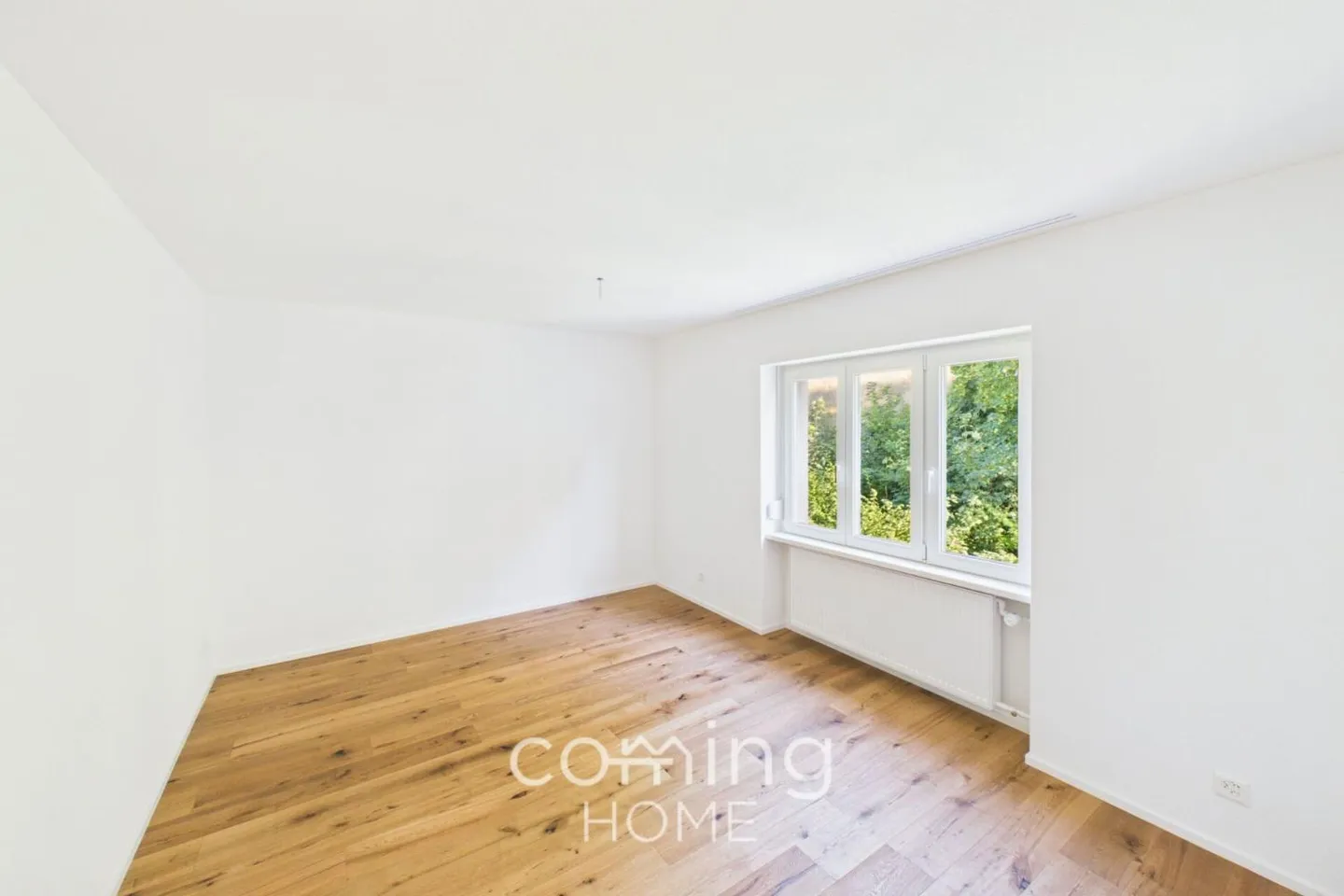 Appartement penthouse rénové de 4 pièces à Wöschnau avec grande terrasse et vues panoramiques - Photo 6 sur 13