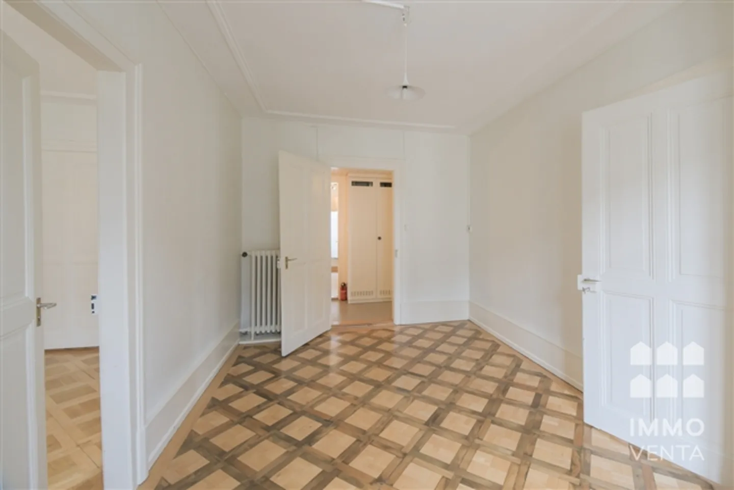 Appartement 4.5 pièces au cœur de la ville - Photo 3 sur 16