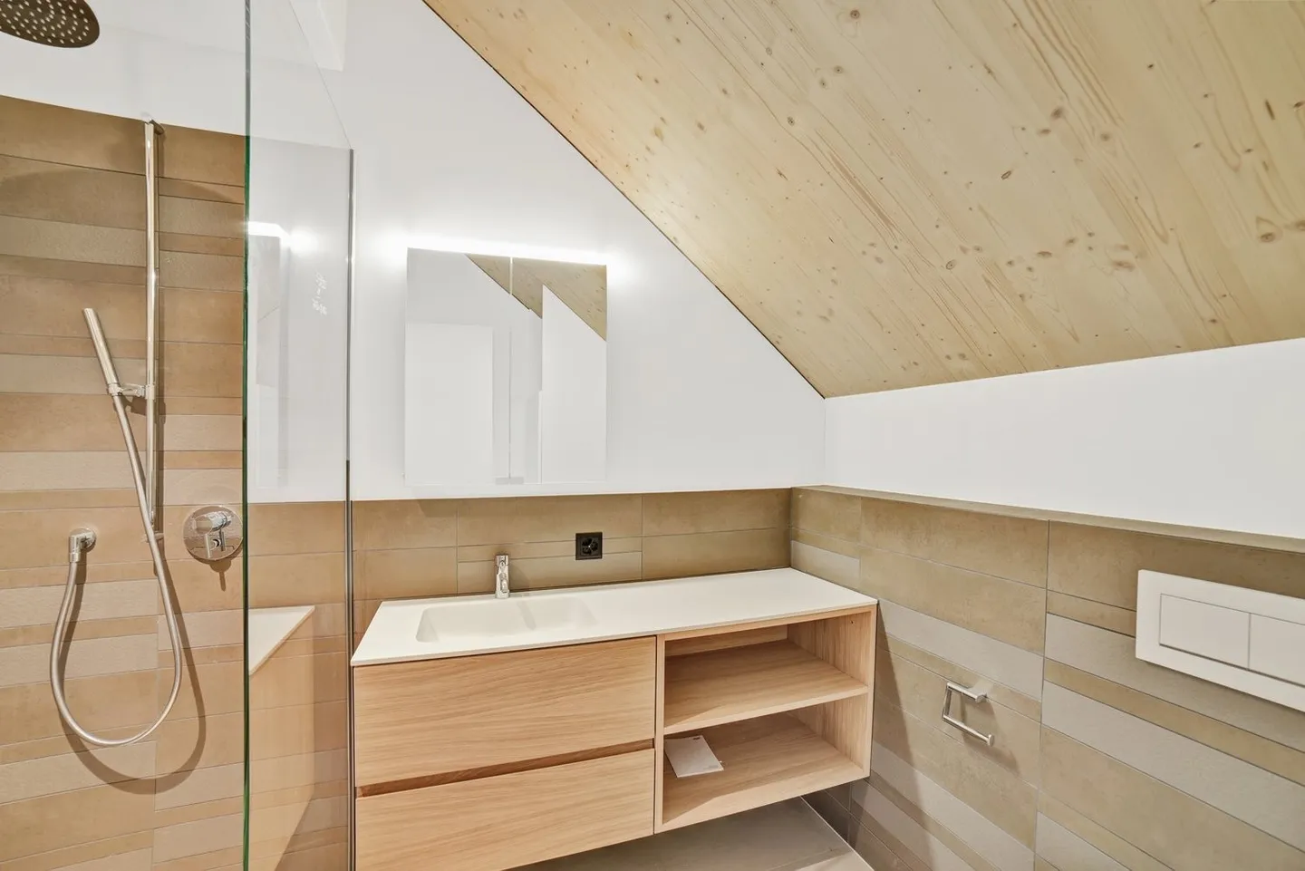 Geräumige Maisonette mit Galerie & Loggia - Foto 9 von 10