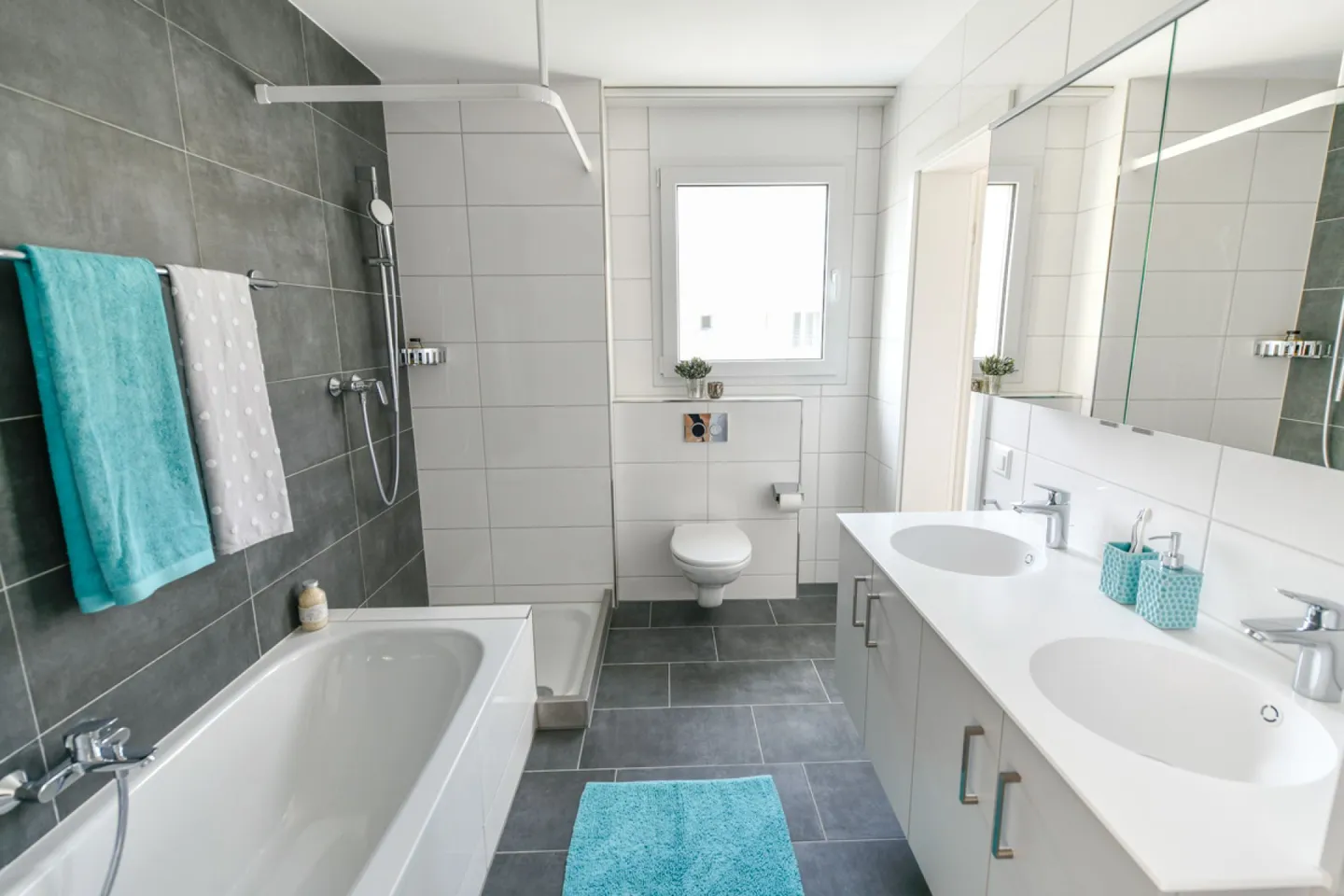 PLENTY OF SPACE FOR THE FAMILY: 5.5-room apartment - Photo 6 of 9