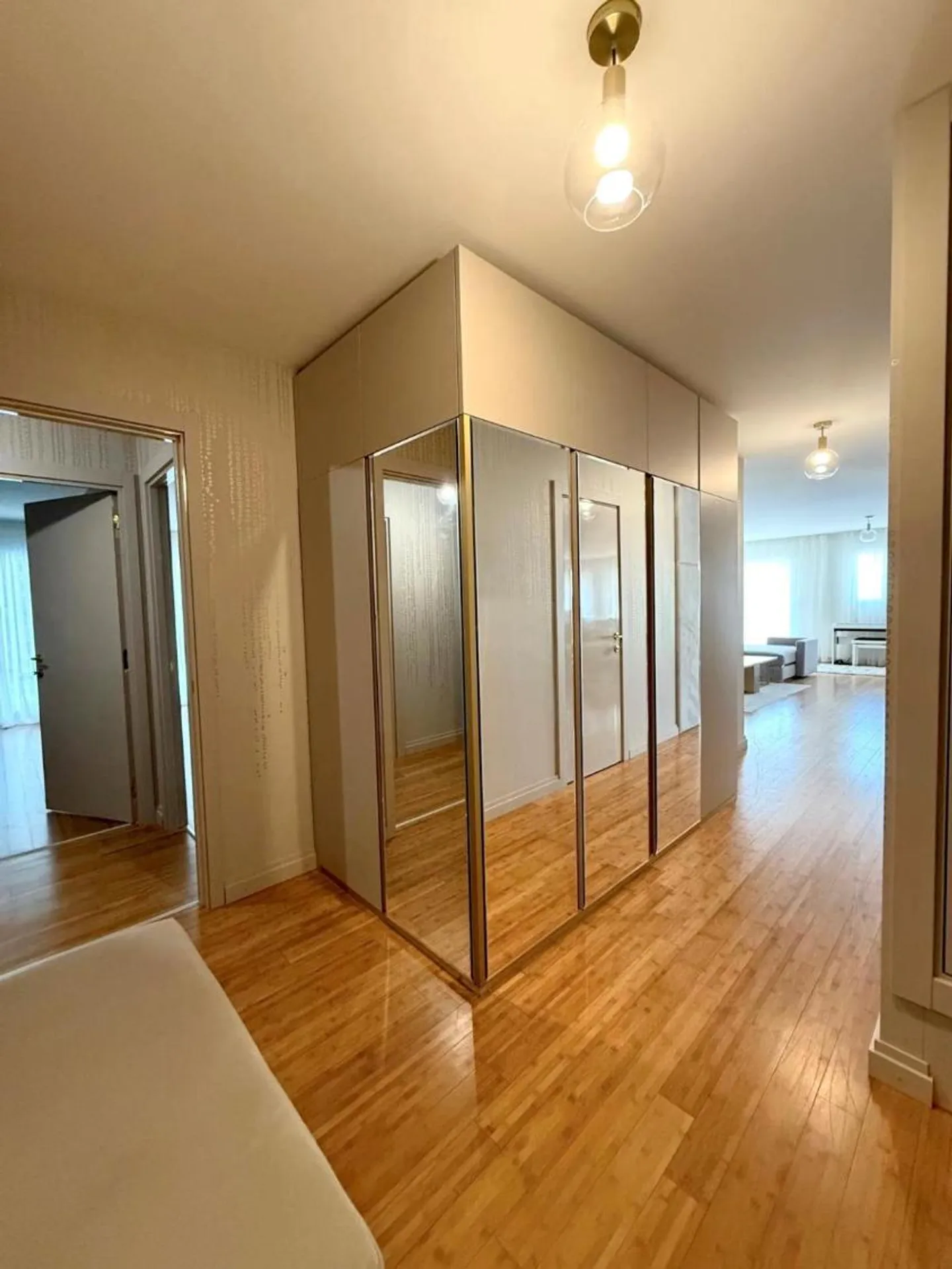 Apartment - Photo 3 of 3