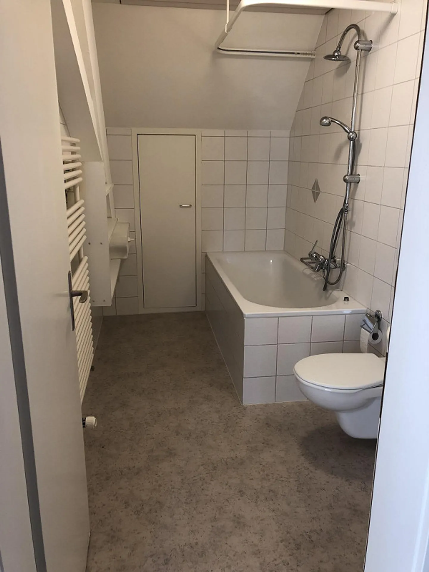 Appartamento attico luminoso e originale di 5 stanze - Foto 5 di 7