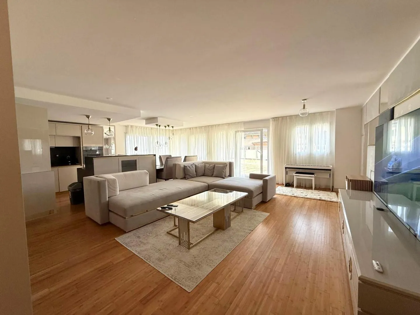 Apartment - Photo 2 of 3