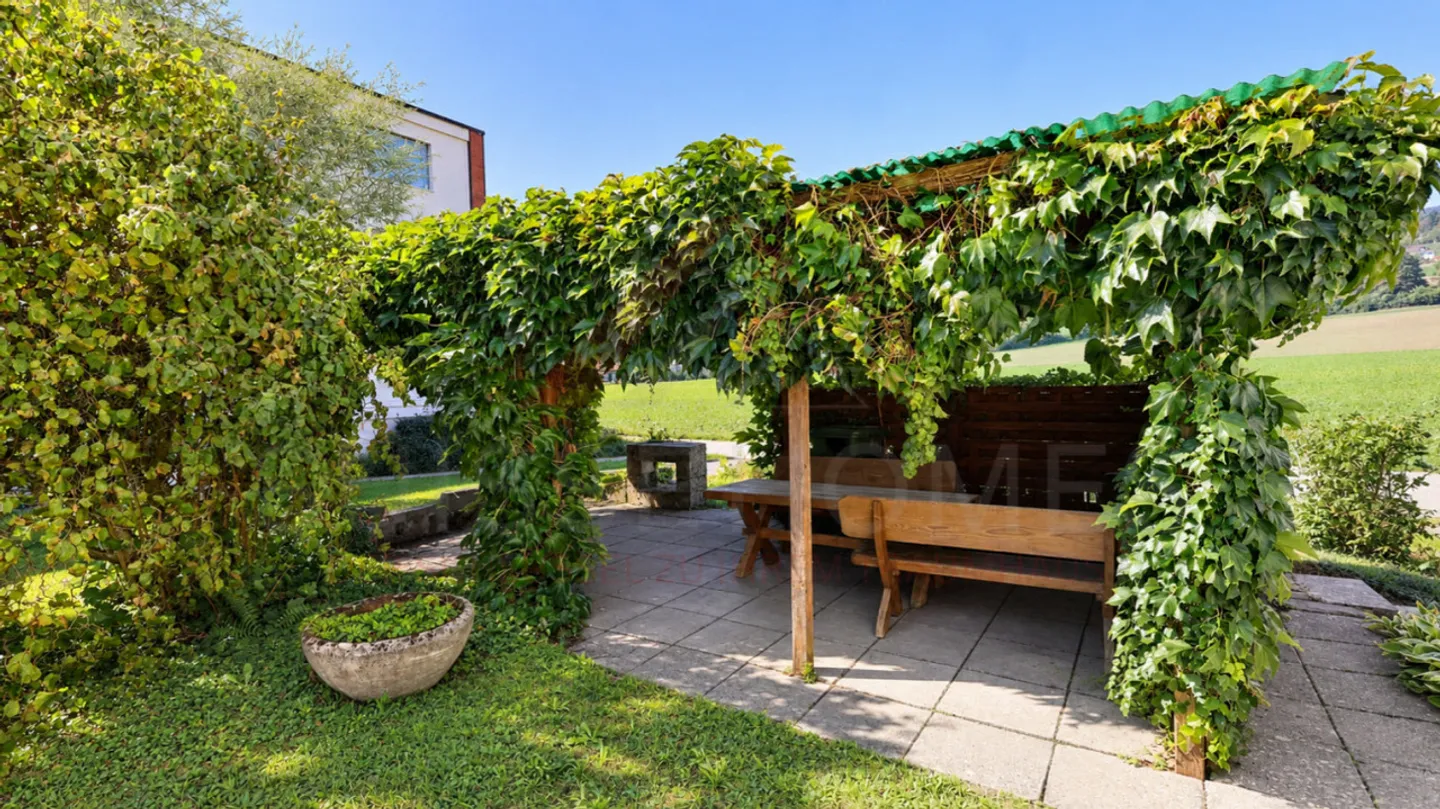 Bellissimo appartamento di 4.5 stanze a Riedholz: Ben tenuto e con grande potenziale - Foto 4 di 16