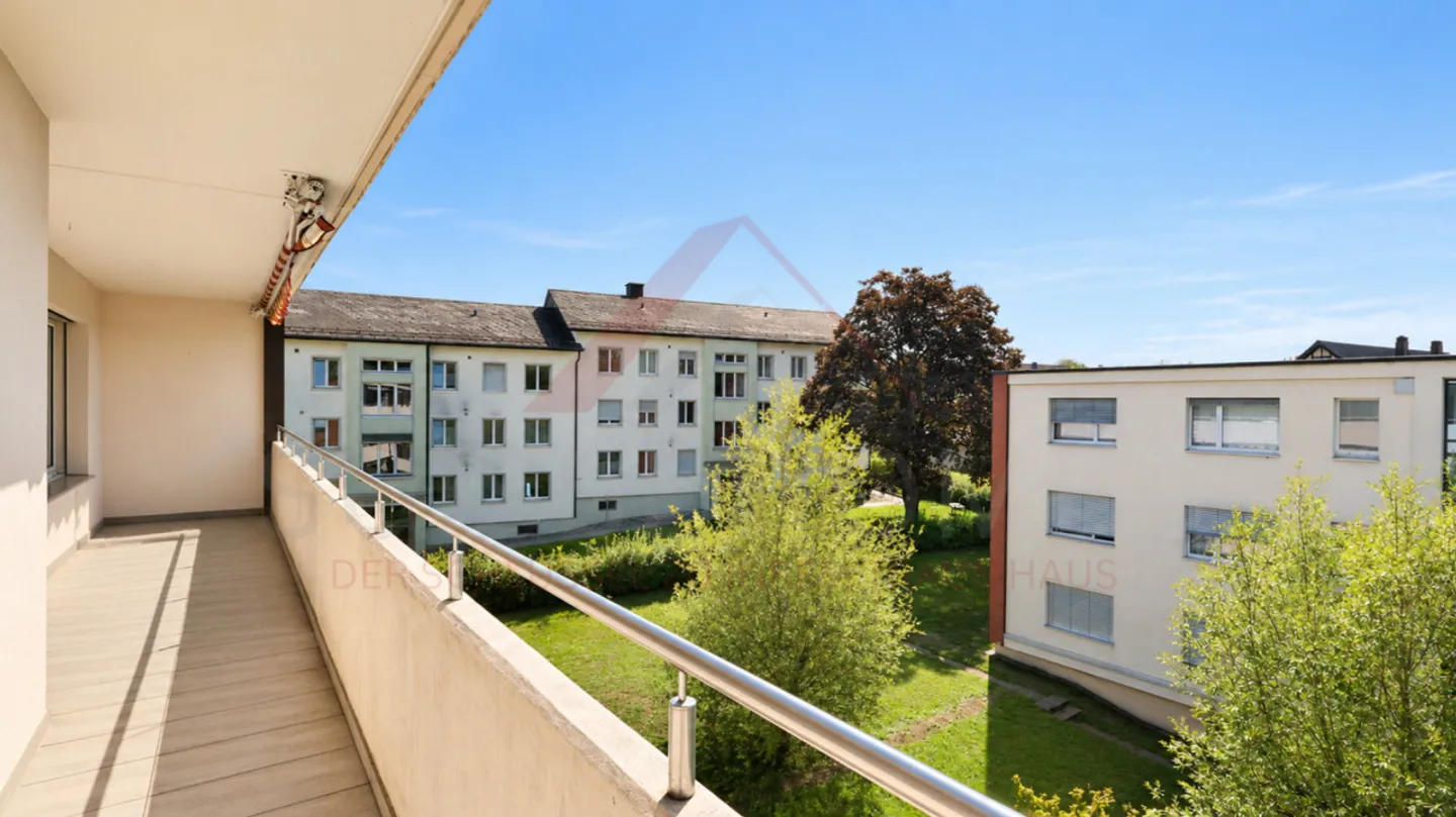 Bellissimo appartamento di 4.5 stanze a Riedholz: Ben tenuto e con grande potenziale - Foto 8 di 16