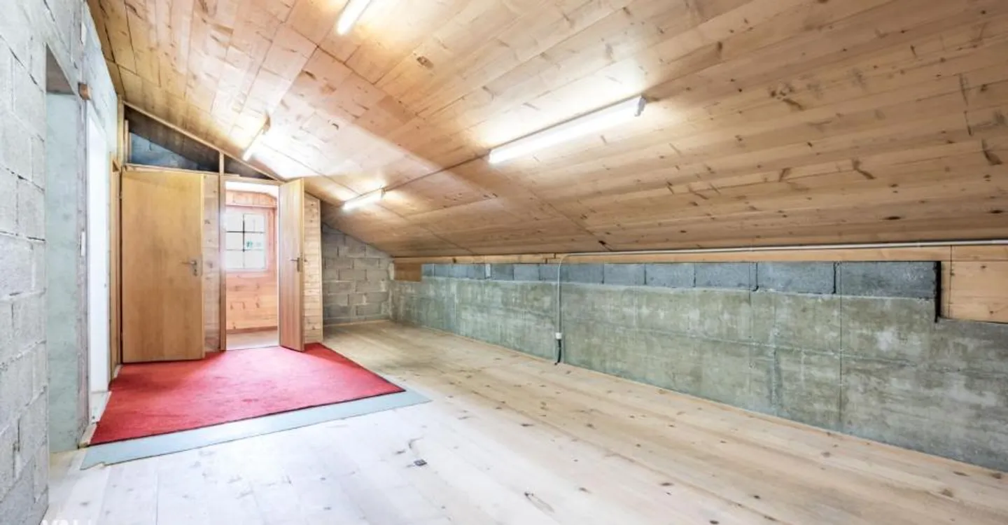 Gewerbefläche zu renovieren mit Potenzial zur Schaffung von Wohnraum - Foto 6 von 11