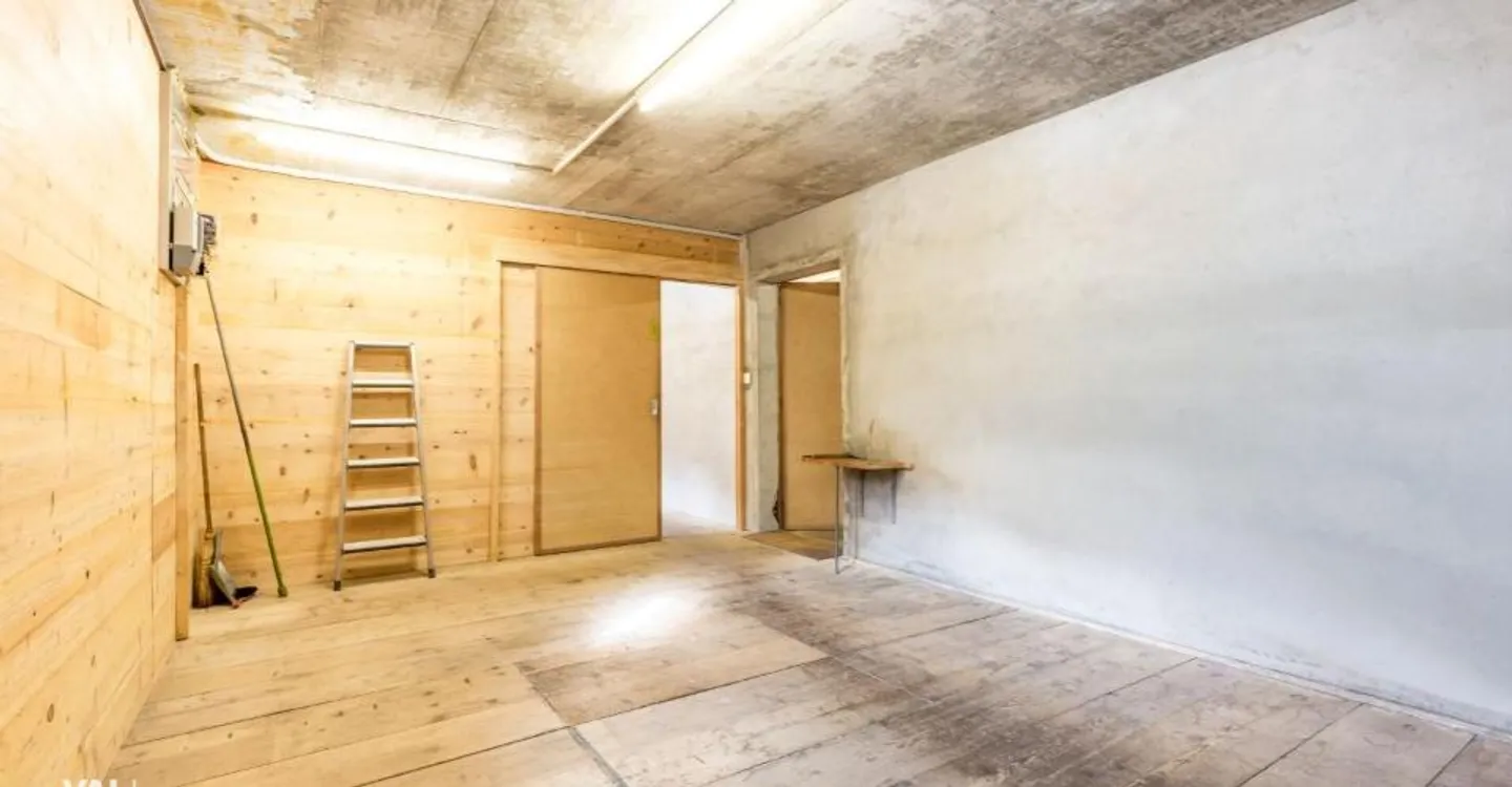 Gewerbefläche zu renovieren mit Potenzial zur Schaffung von Wohnraum - Foto 9 von 11