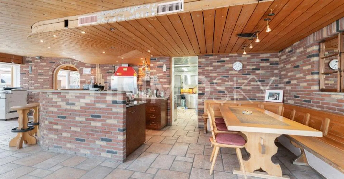 Exclusive Opportunity: Commercial Property in Central Location - Photo 2 of 3