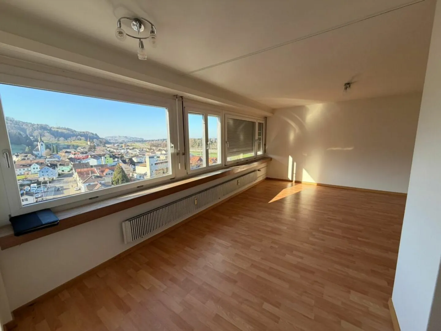 Apartment for rent - Photo 5 of 8