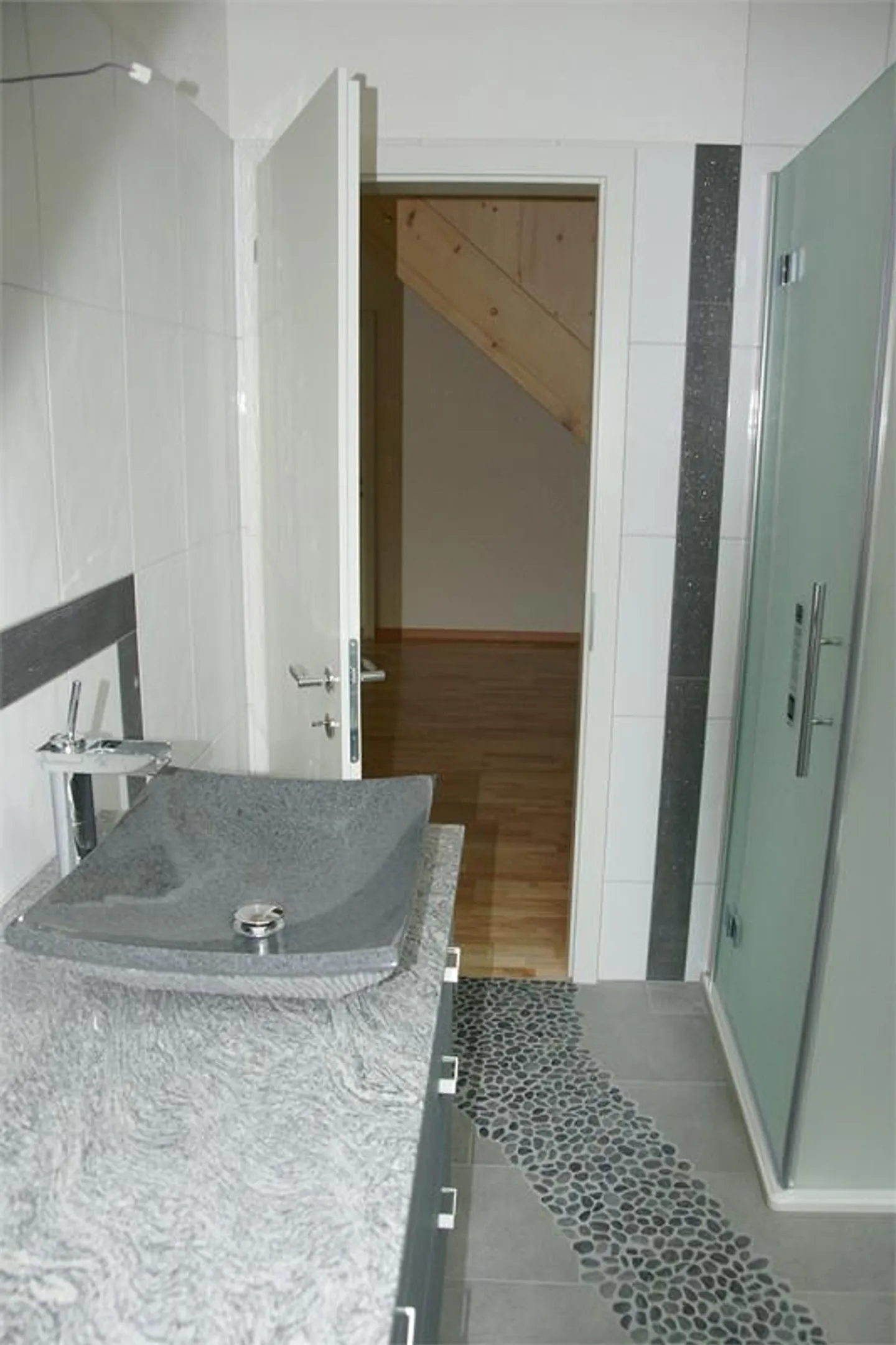 Large and bright 5-room apartment with Swedish stove, winter garden, balcony - Photo 13 of 26