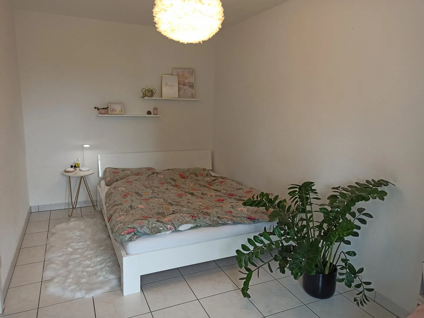 Appartement calme de 2,5 pièces avec beau jardin - Photo 2 sur 7