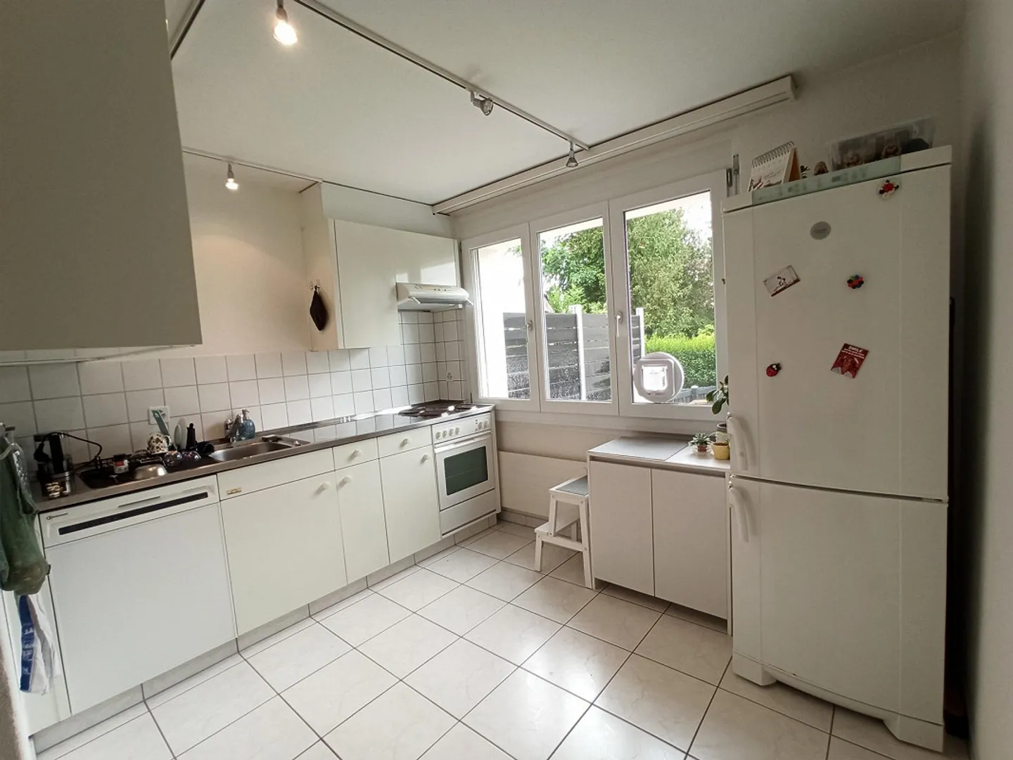 Appartement calme de 2,5 pièces avec beau jardin - Photo 4 sur 7