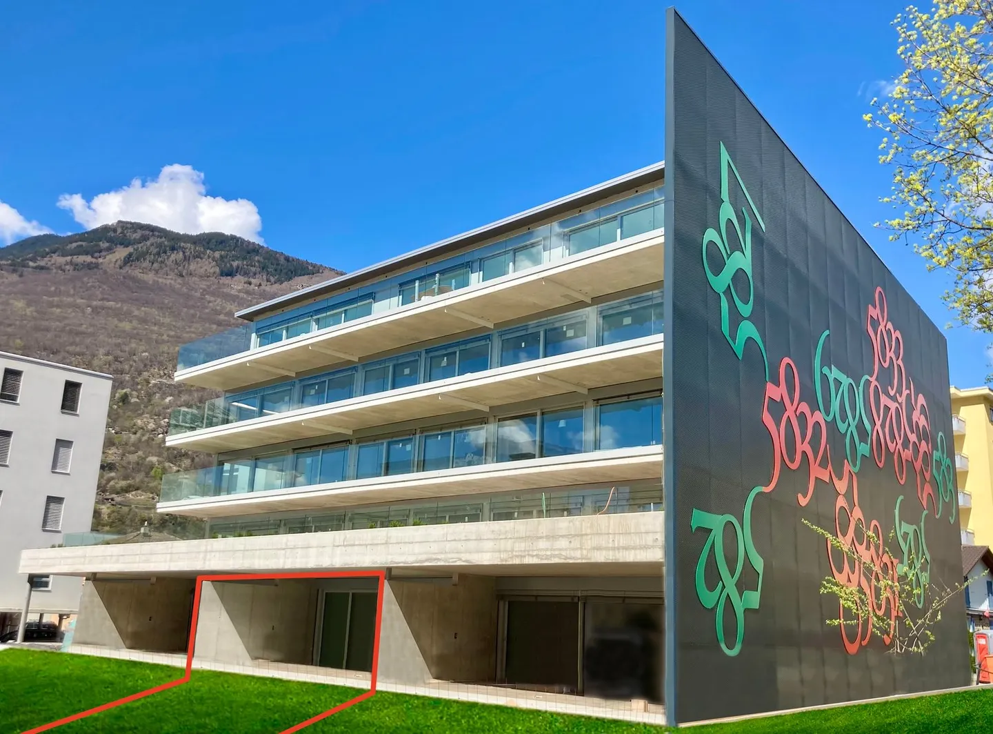 Appartamento al piano terra con 2 ½ camere e grande terrazza coperta - Foto 1 di 13