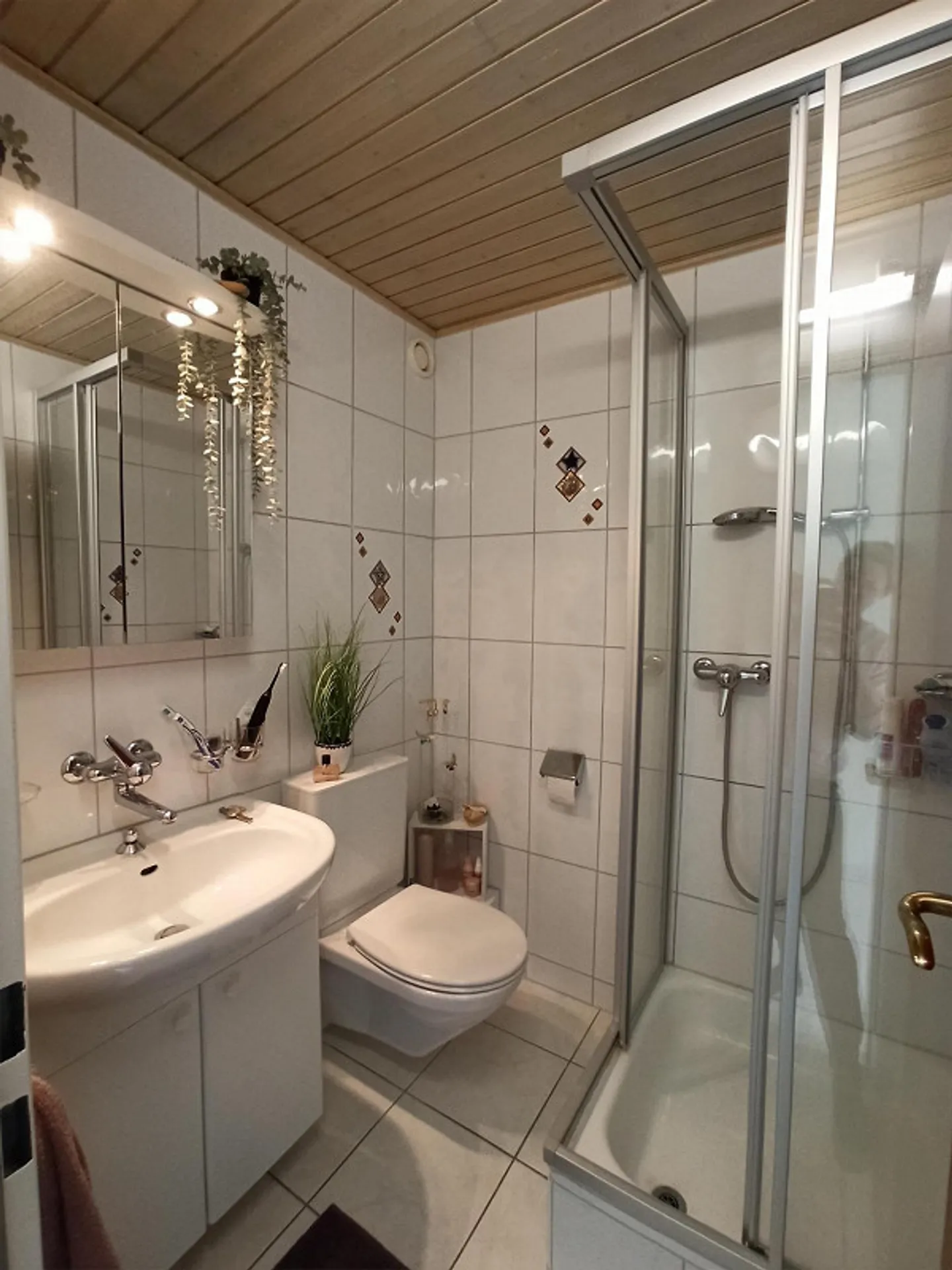 Appartement calme de 2,5 pièces avec beau jardin - Photo 5 sur 7