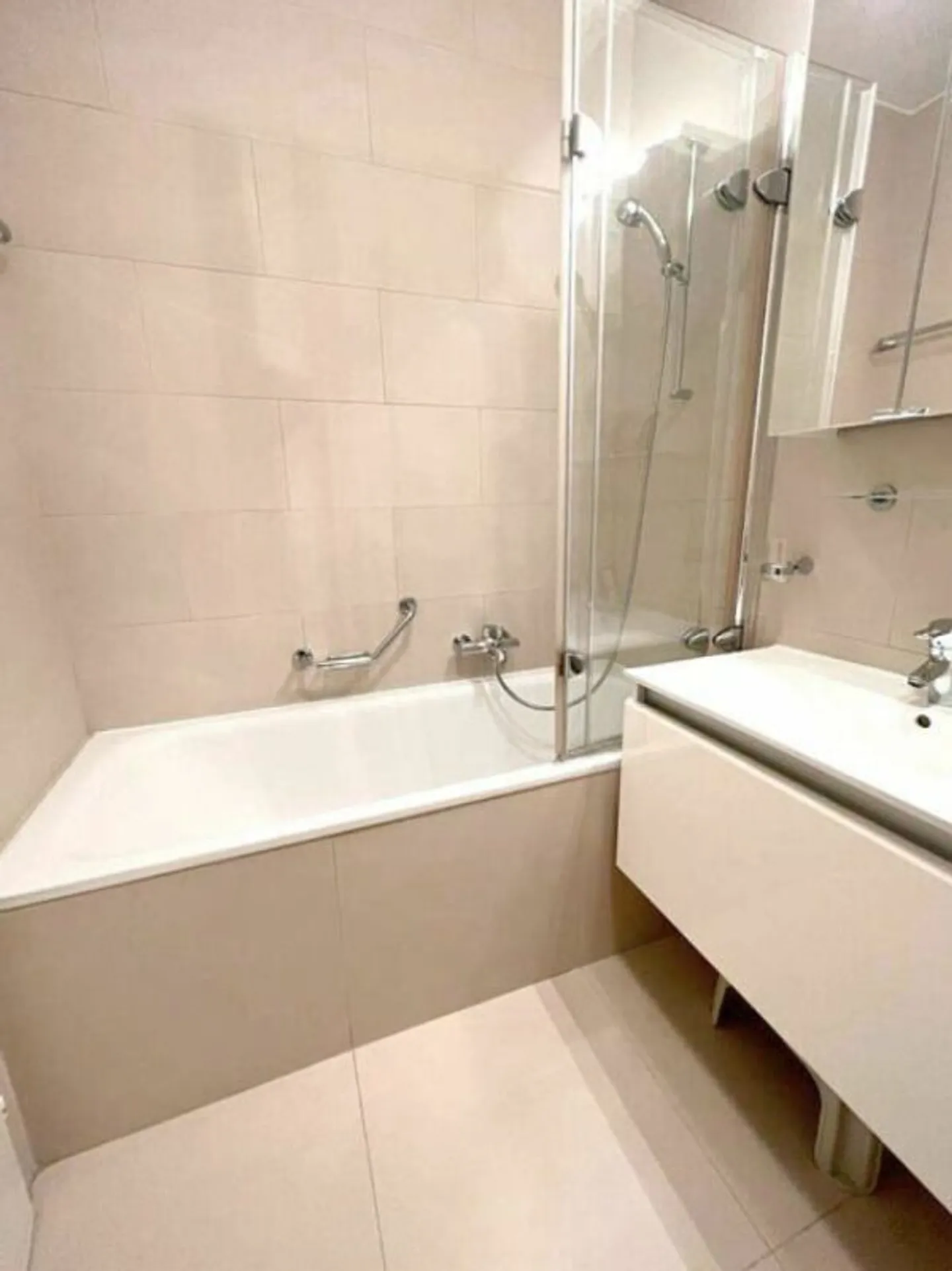 3.5 Room Apartment in Geneva - Photo 13 of 15