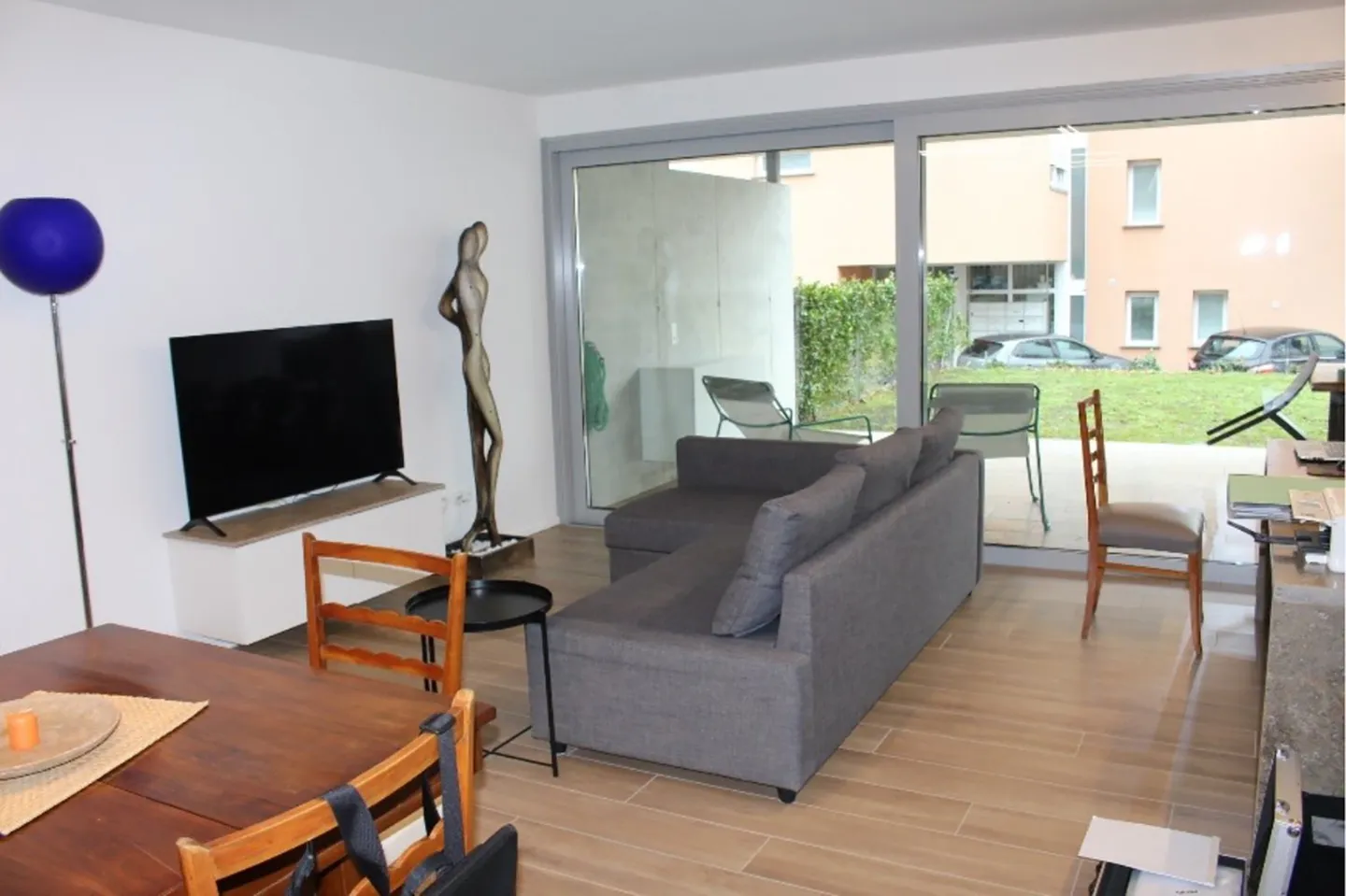 Appartamento al piano terra con 2 ½ camere e grande terrazza coperta - Foto 9 di 13