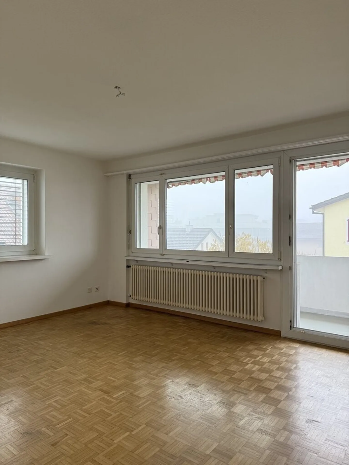 Attractive apartment in a green, quiet location! - Photo 2 of 8