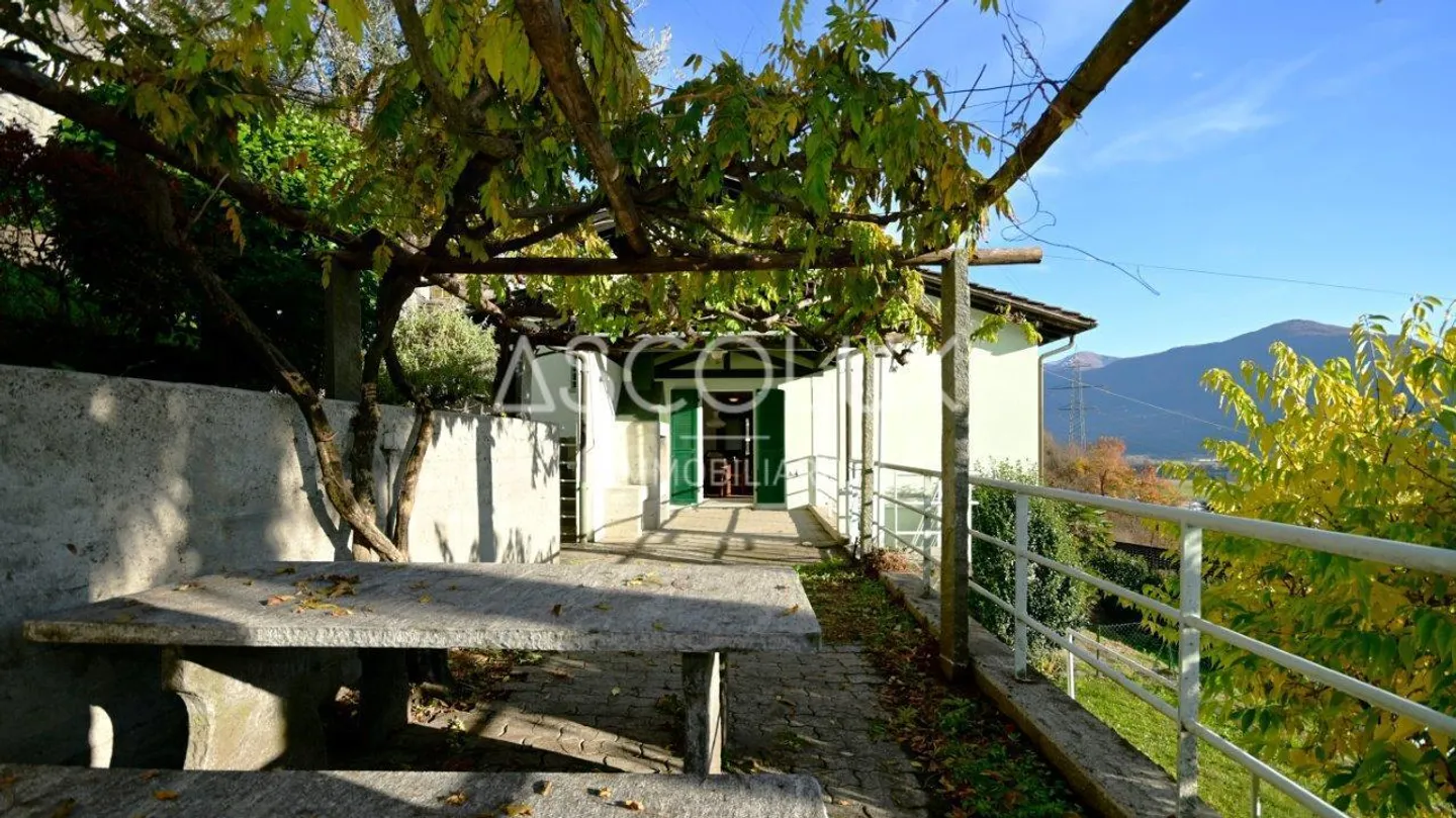 Elegantes Einfamilienhaus mit Aussicht - Foto 12 von 13