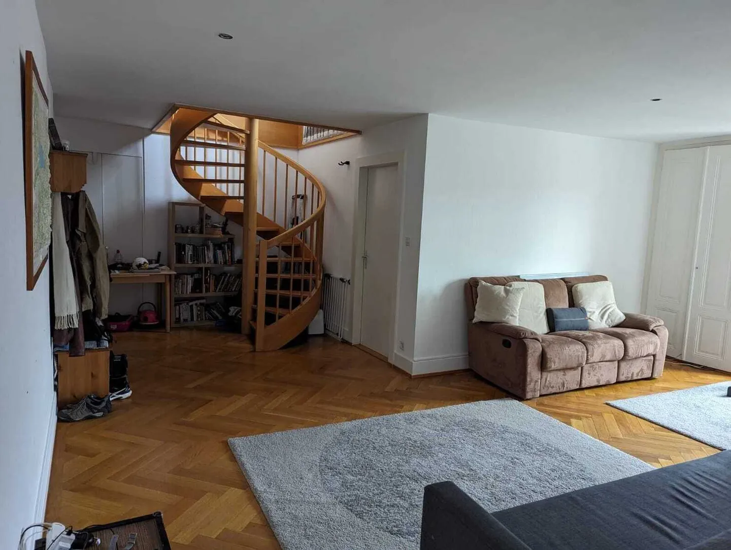 APPARTEMENT 5 PIÈCES À GENÈVE - CENTRE, MEUBLÉ, DURÉE DÉTERMINÉE - Photo 1 sur 10