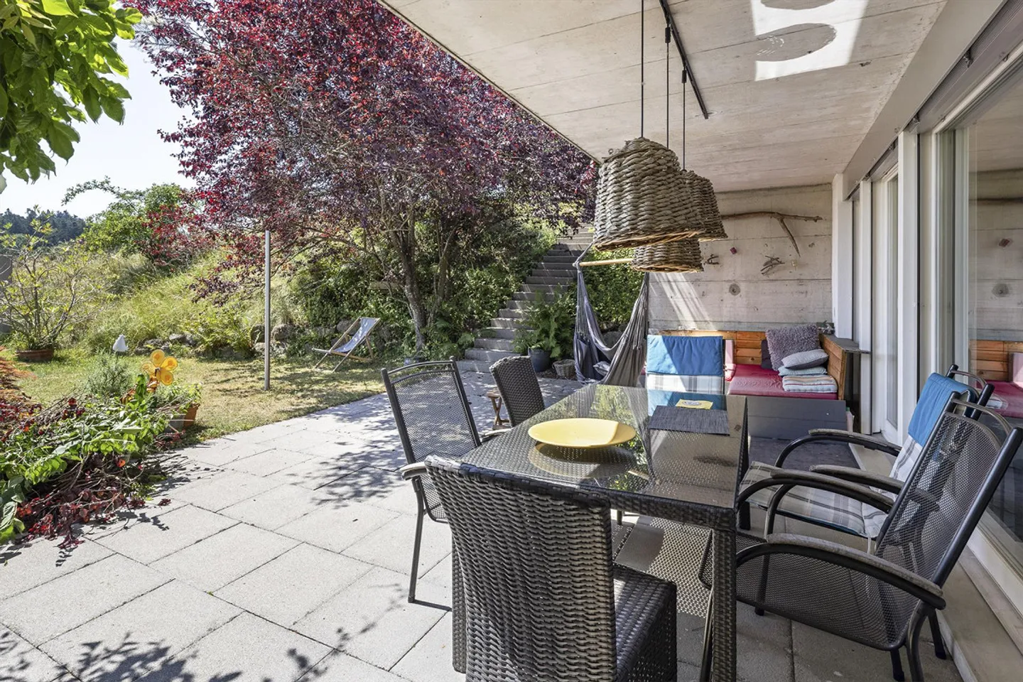 Geräumiges Familienhaus mit Garten - Foto 2 von 13