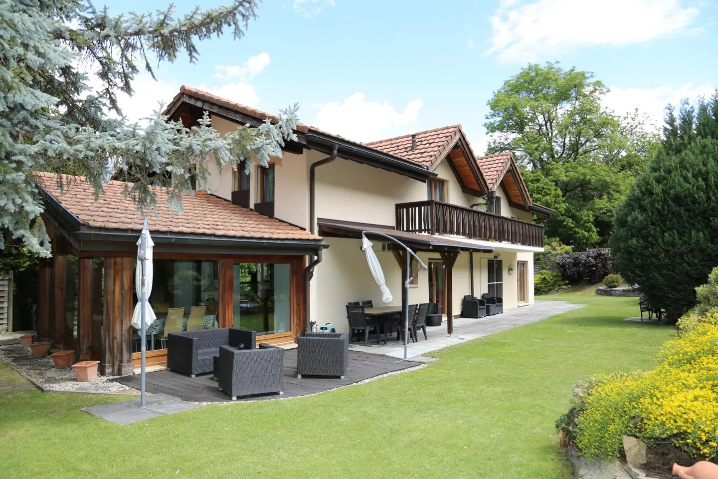 Villa Familiale Exceptionnelle - Photo 1 sur 11