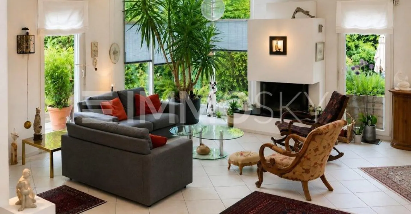 Detached Family Paradise with Spacious Garden - Photo 3 of 5