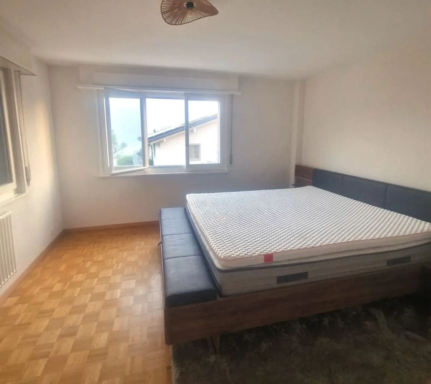 Beautiful 2.5-room apartment in Clarens / 1 bedroom / 1 bathroom / 1 balcony - Photo 5 of 13