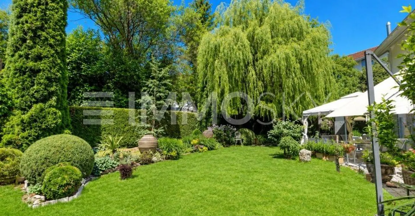 Detached Family Paradise with Spacious Garden - Photo 5 of 5