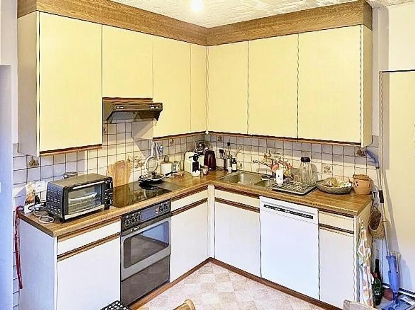 Appartamento mansardato di 3 1/2 locali in una posizione molto tranquilla e soleggiata con vista - Foto 6 di 23