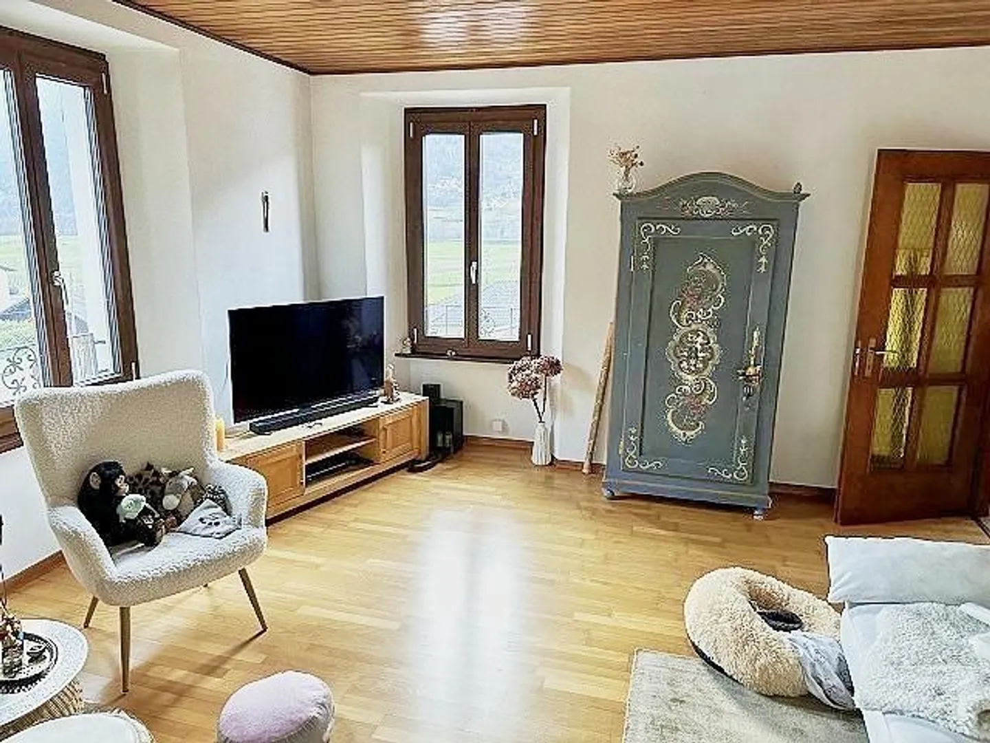 Appartamento mansardato di 3 1/2 locali in una posizione molto tranquilla e soleggiata con vista - Foto 3 di 23